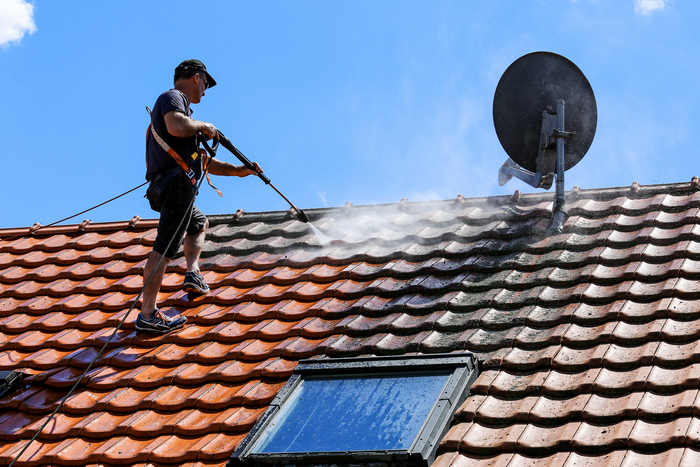 Roof-Pressure-Washing-Issaquah-WA